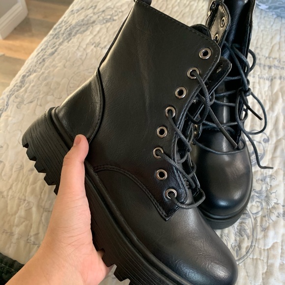 NWOT Black Combat Boots - Picture 5 of 8